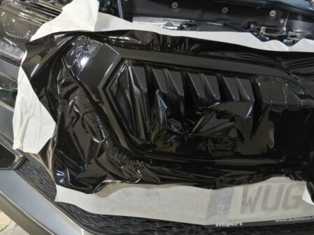 Skoda Kühlergrill chrom in schwarz folieren