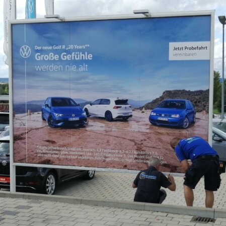 Werbeanlagen Großformat Folierung