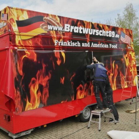 Bratwurst89 wird komplett mit Digitaldruck beschichtet