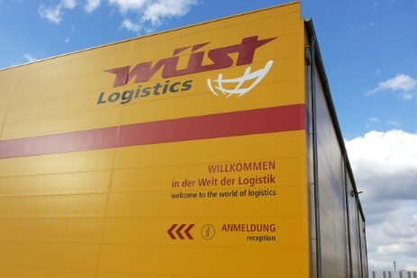 Fassaden Werkshallen-Beschriftung